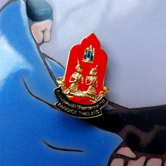 Rare Vintage 1982 Thailand Bangkok Rattanakosin Kingdom Bicentennial Enamel Pin - Picture 1 of 4